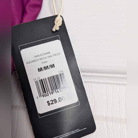 NWT REEBOK Women’s One Piece Swimsuit Size M Athletic Pink Purple Ombre Gradient - Picture 7 of 11